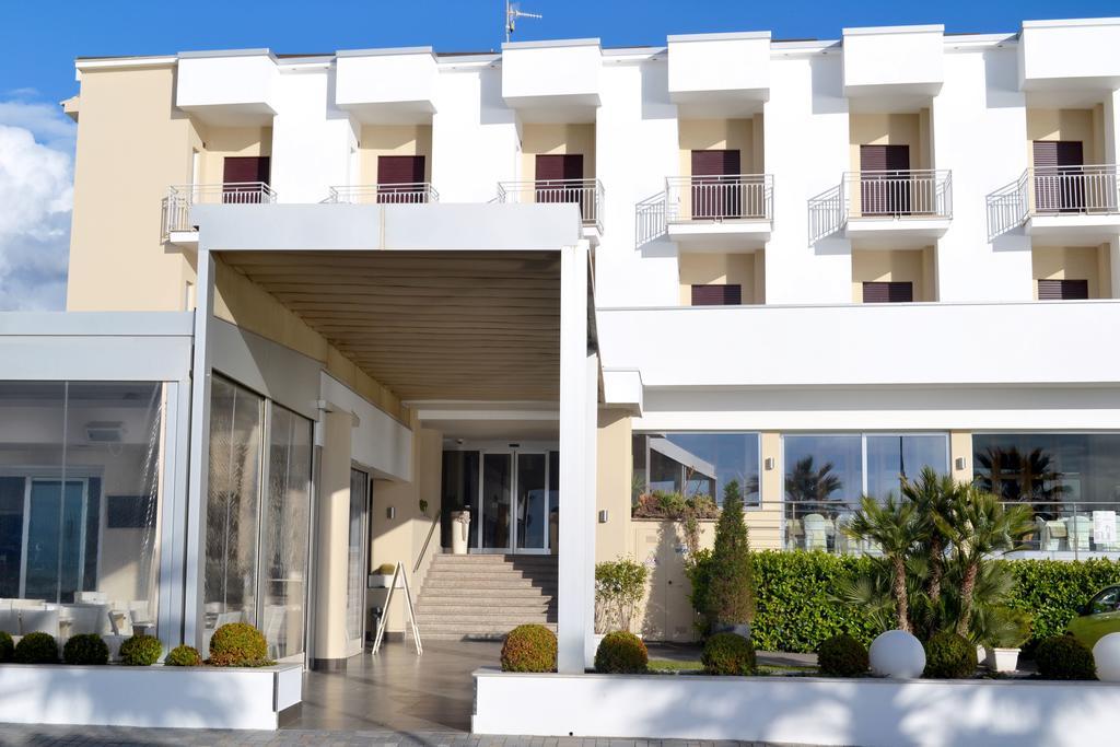 Hotel Serenella Агрополи Екстериор снимка