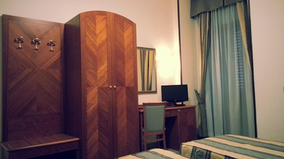 Hotel Serenella Агрополи Стая снимка