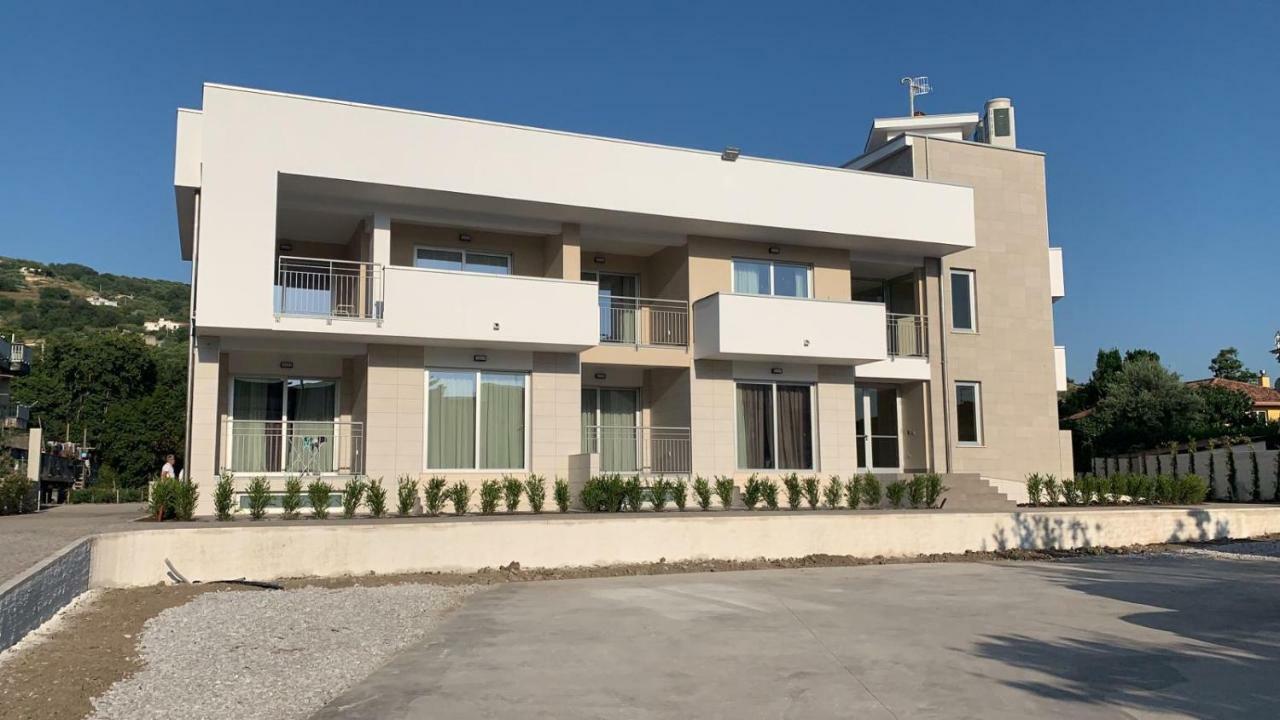 Hotel Serenella Агрополи Екстериор снимка