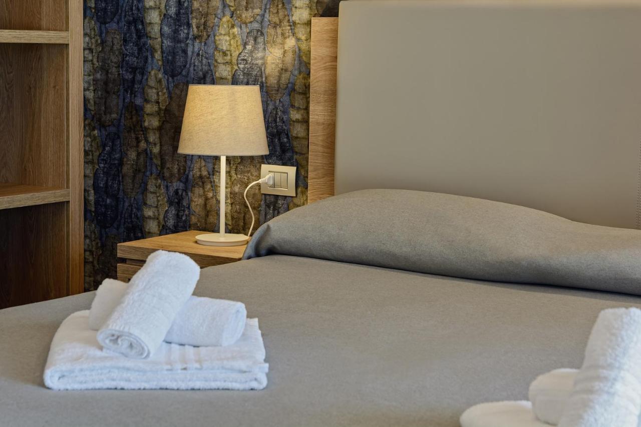 Hotel Serenella Агрополи Екстериор снимка