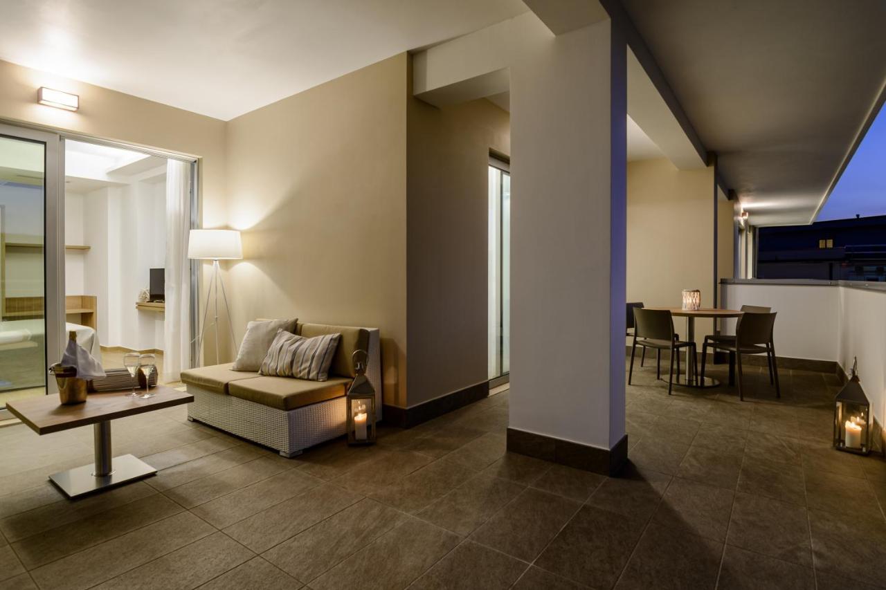 Hotel Serenella Агрополи Екстериор снимка