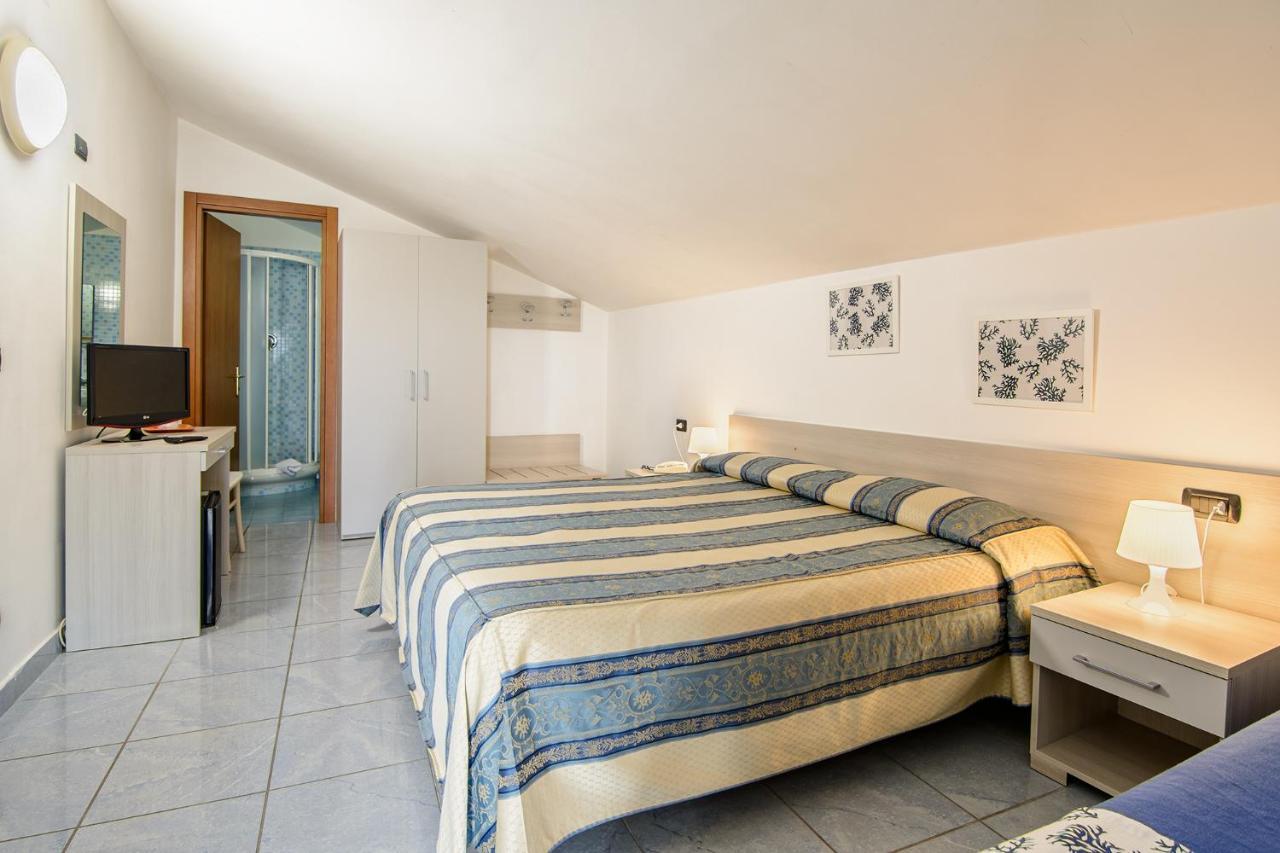 Hotel Serenella Агрополи Екстериор снимка